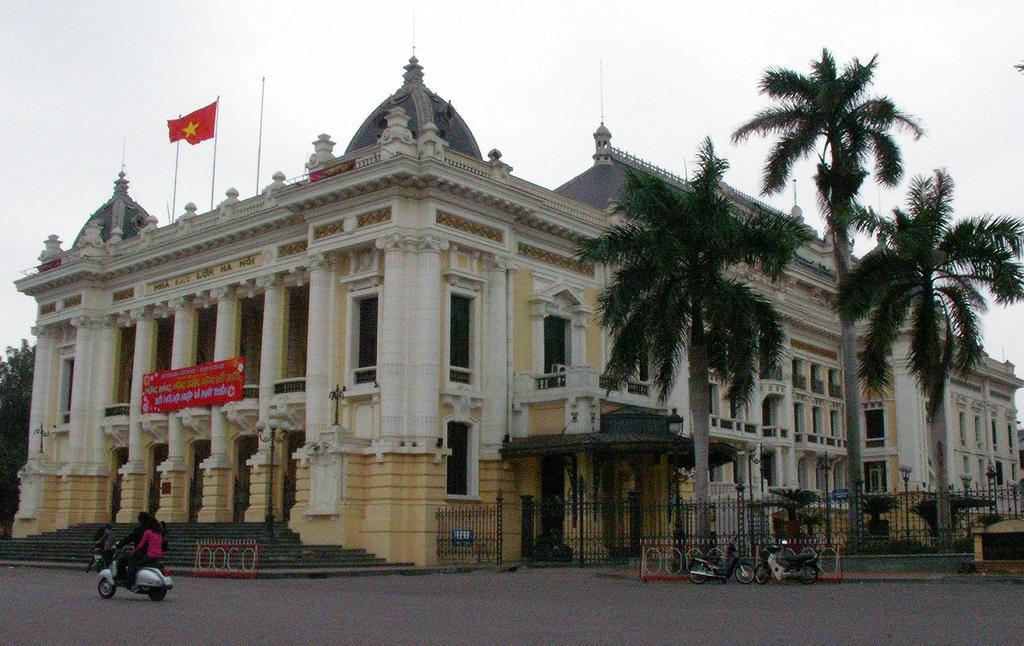 Elly Hotel Hanoi Exterior photo